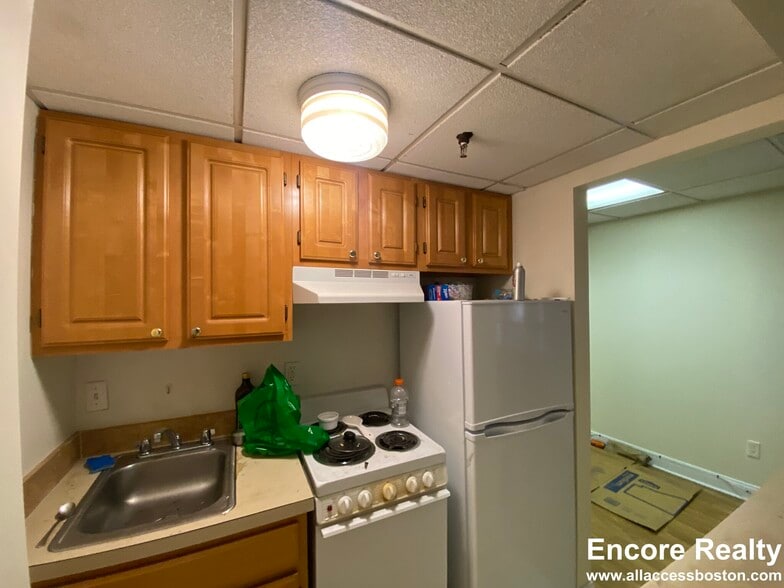 Building Photo - 62 Boylston St