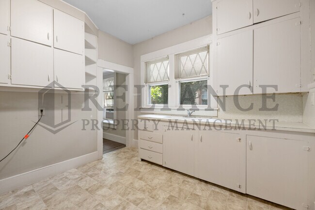 Building Photo - 1125 N Larimer Ave