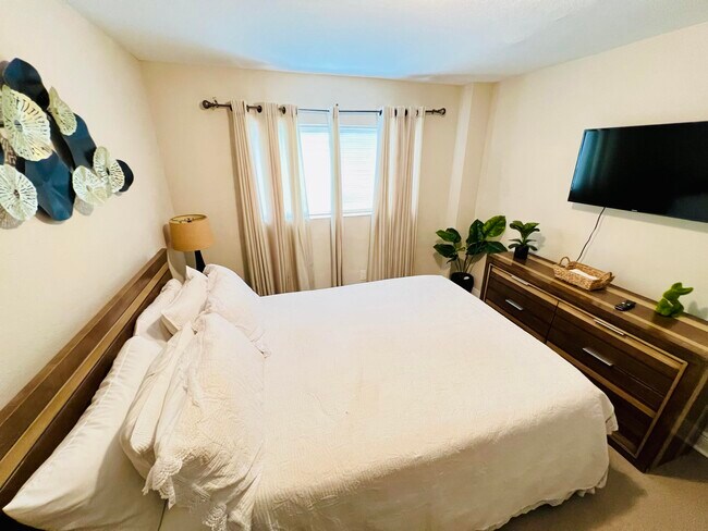 Building Photo - 441 NW 7th Terrace