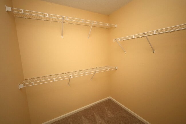Building Photo - 1801 Chestnut Dr