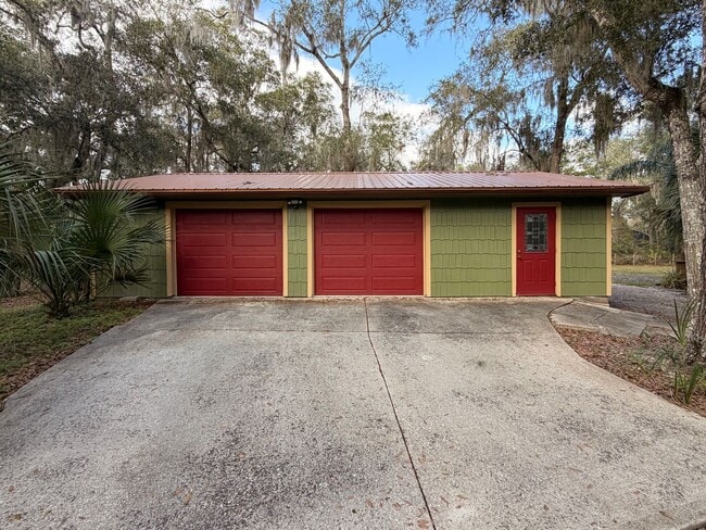Building Photo - Spacious 3/3 on Nearly 2 Acres with Exceptional Storage and No HOA
