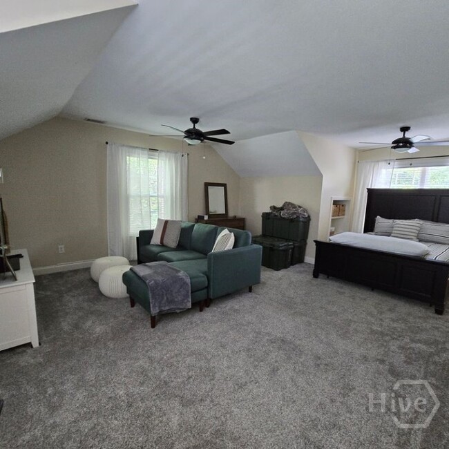 Building Photo - 467 Bothwell Dr