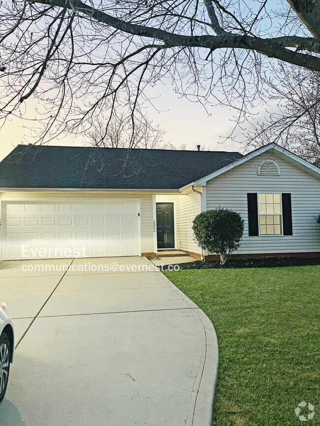 Building Photo - 2002 Pleasant Dale Dr