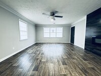 Building Photo - 3461 Southgate Trail SE