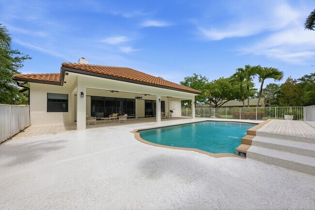 Building Photo - 8717 Estate Dr