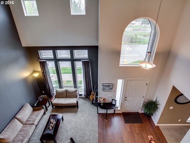 Building Photo - Stunning Home In Hillsboro 3 bedrooms, 2.5 Baths 2,608 Sq. Ft.