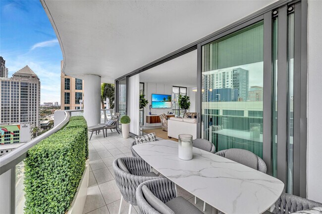 Building Photo - 100 E Las Olas Blvd