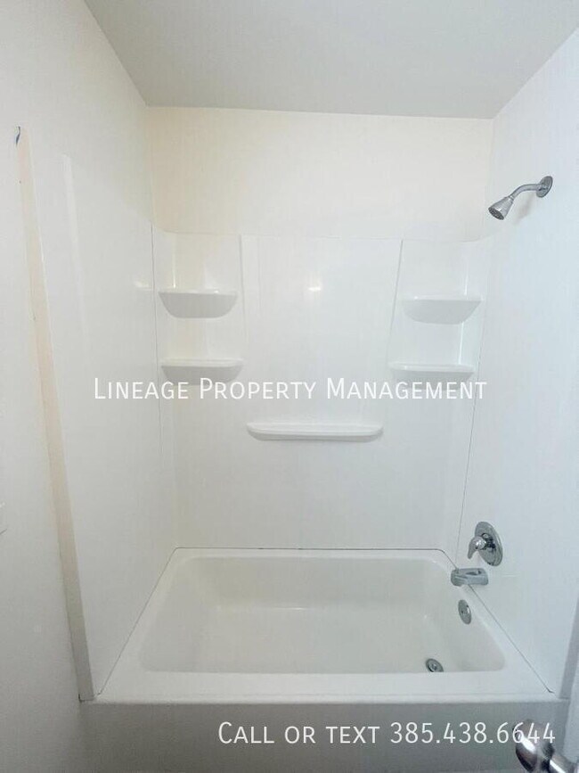 Building Photo - 1054 W 1520 N