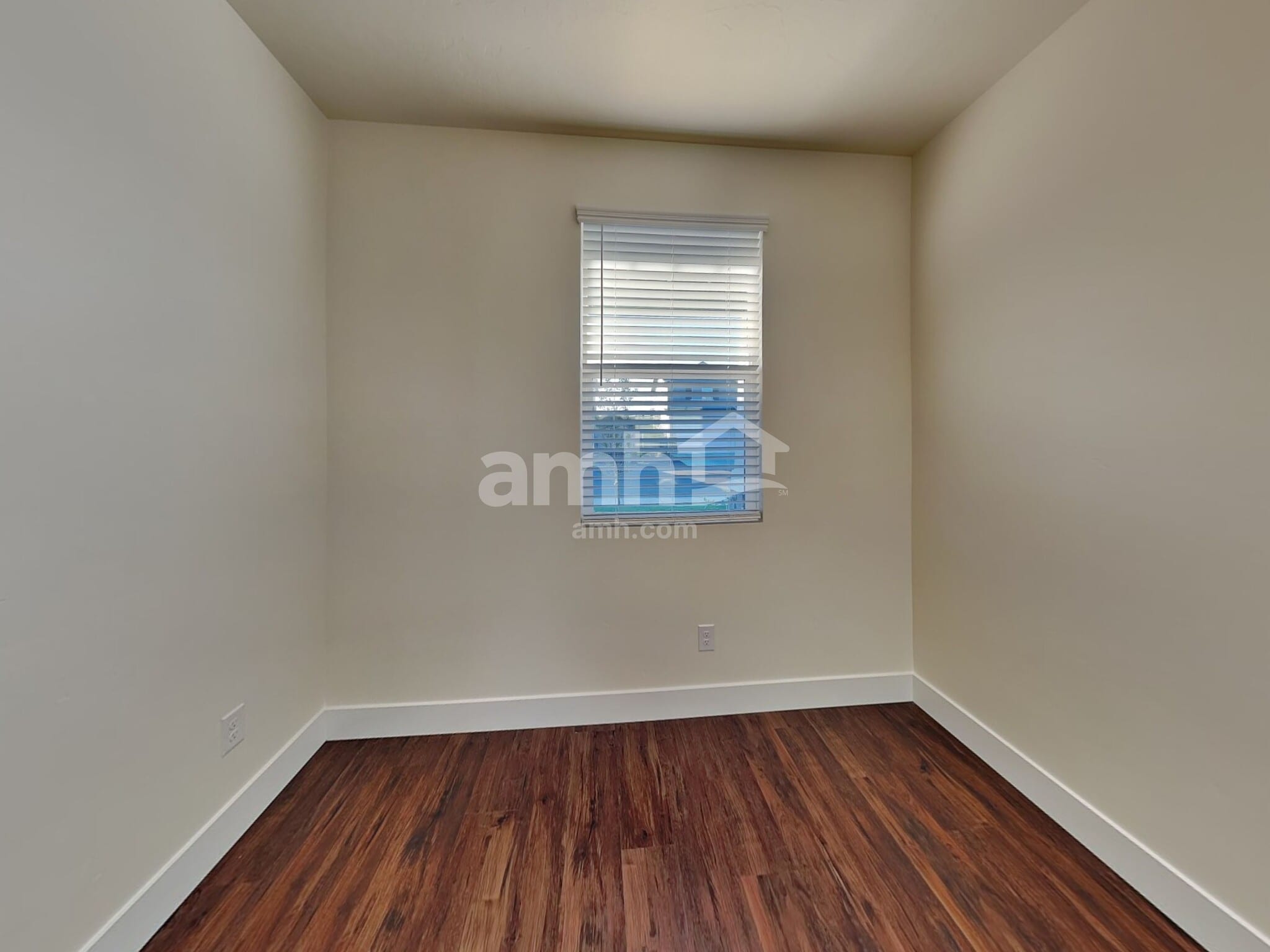 Building Photo - 1064 S Moorside Ave