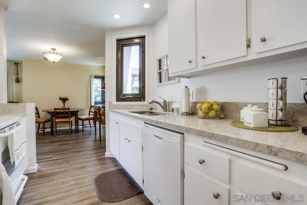 Building Photo - 3960 Voltaire St