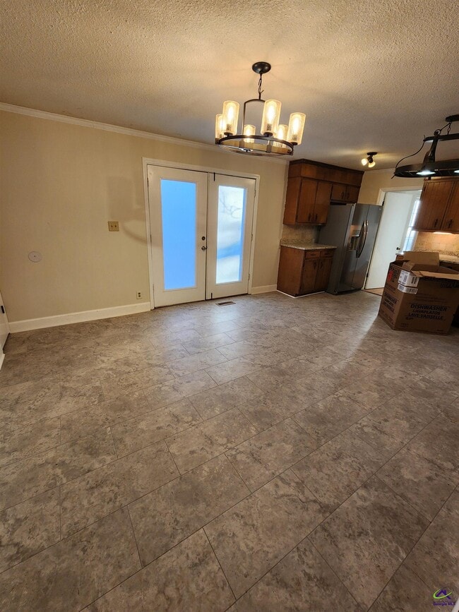 Building Photo - 515 Wilderness Dr
