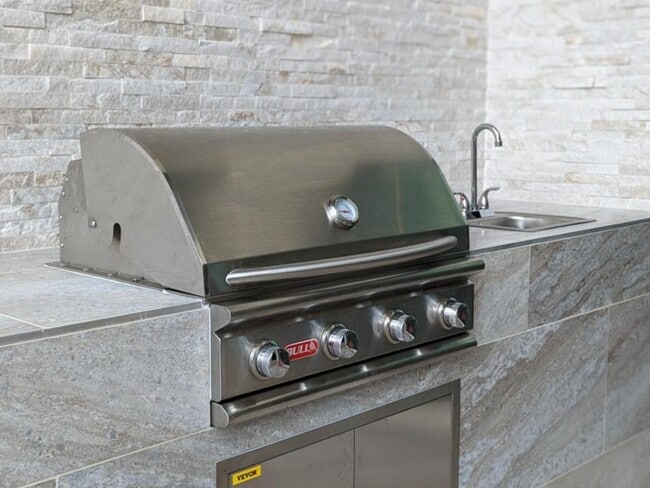 Building Photo - 16645 Germaine Dr