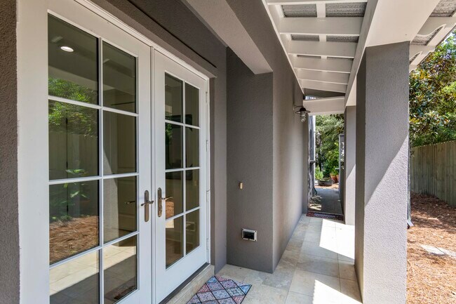 Building Photo - 153 Cypress Dr