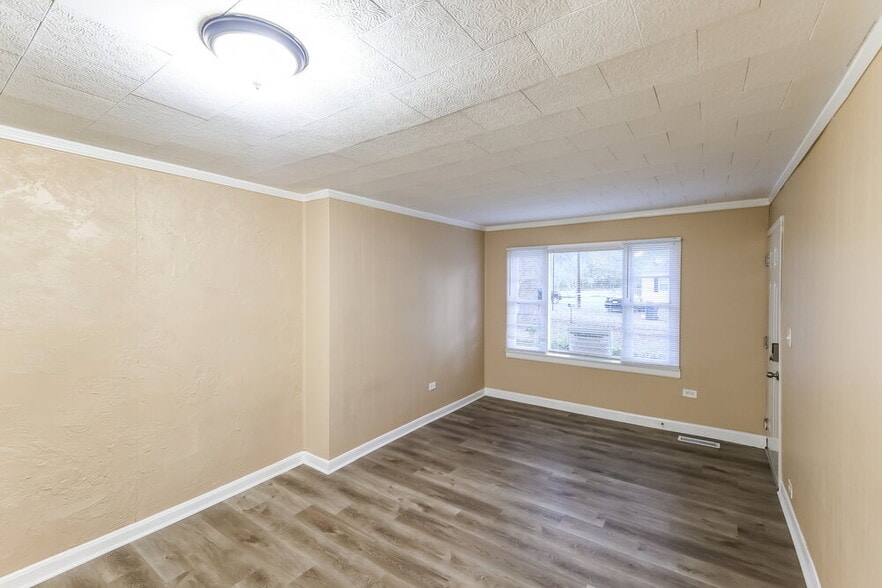 Building Photo - 4188 Powell Ave