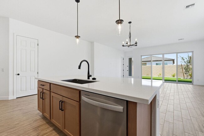 Building Photo - 2942 Manzanilla Ave