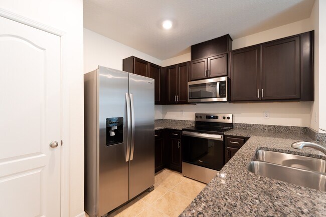 Building Photo - 2331 Gifford Dr