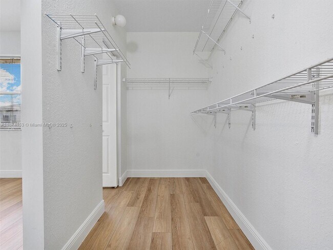 Building Photo - 4964 SW 128th Ave