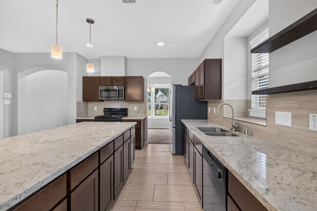 Building Photo - 6915 Rosemont Ct
