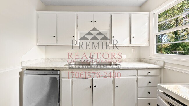 Building Photo - 330 Mays Ave