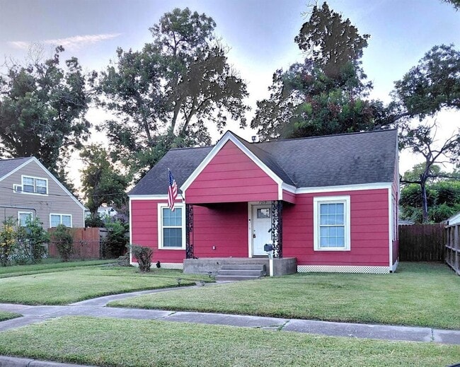 Primary Photo - 7019 Linden St