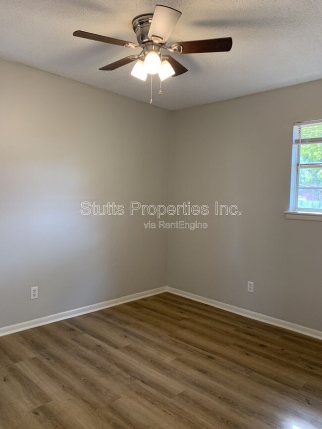 Building Photo - 710 Portage Ave