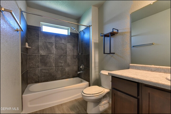 Building Photo - 14557 Faxon Yucca