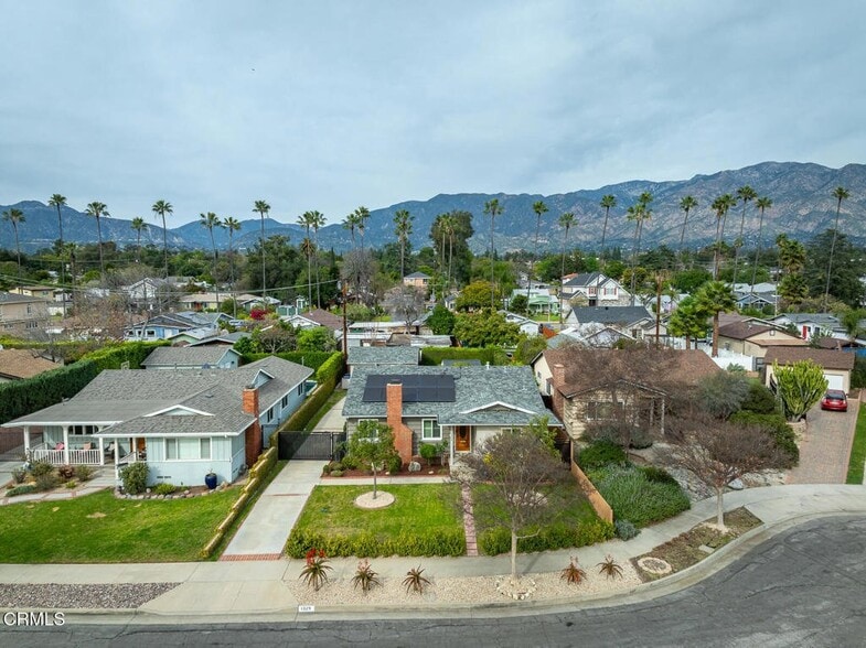 Building Photo - 1329 Solita Rd