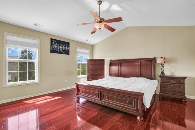 Building Photo - Updated 3 Bedroom Townhome in SW Champaign - Available 06/01/2026