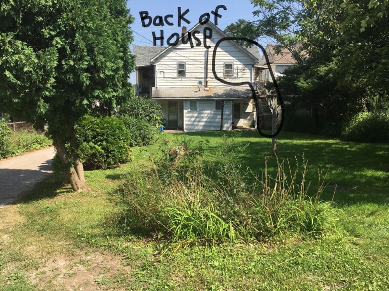 Building Photo - 1202 Gomber Ave