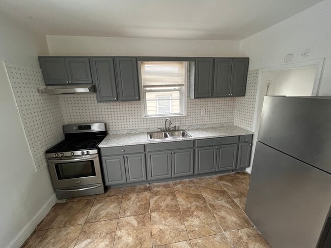 Primary Photo - 221 Conklin Ave