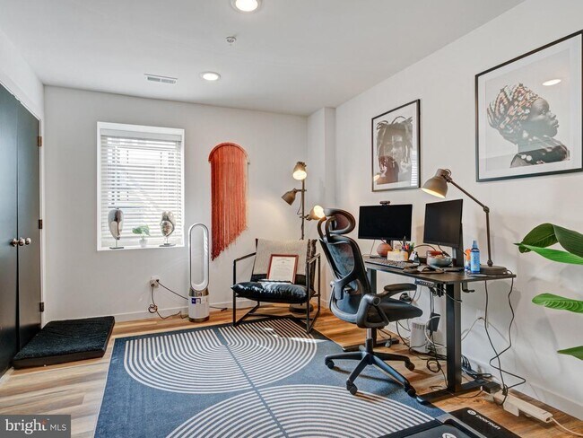 Building Photo - 1931 Colonial St