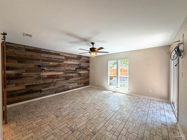 Building Photo - 7707 Beechwood Dr