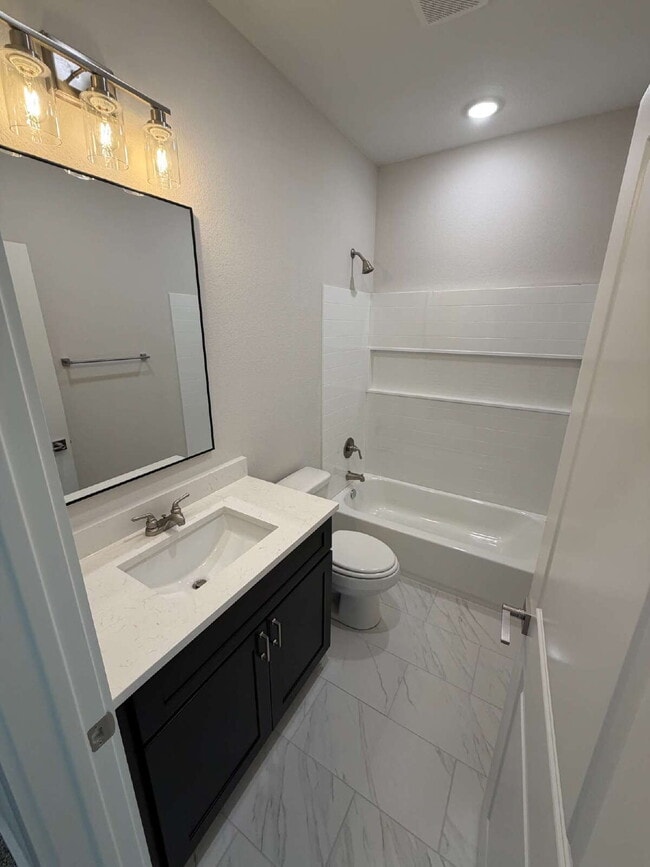 Building Photo - Fabulous 2 story 3 bedroom Tarleton Crossing townhome!