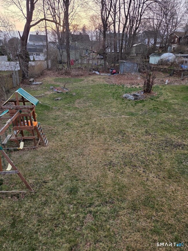 Building Photo - 72 Walnut St