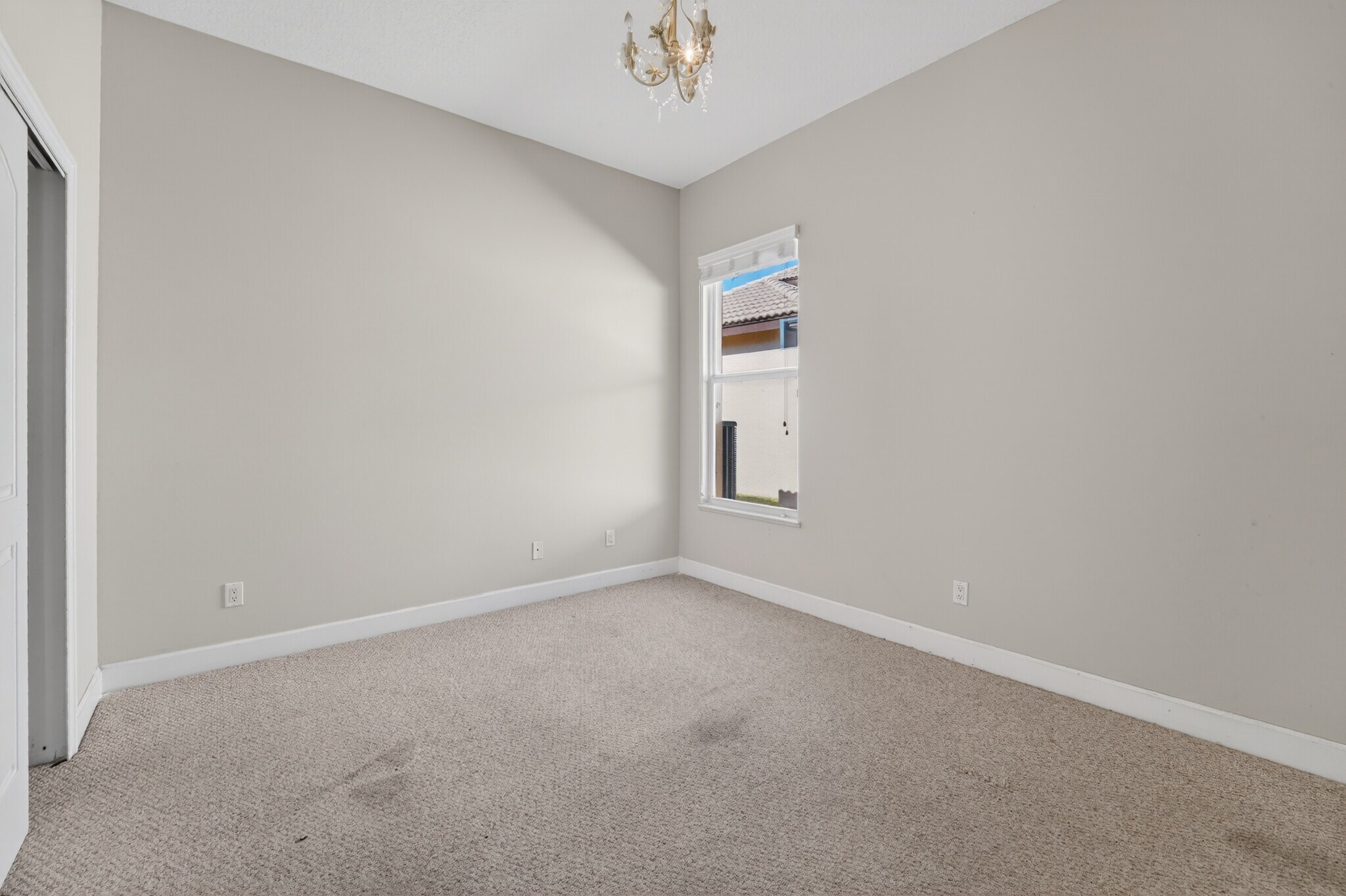Building Photo - 854 SW Saint Tropez Ct