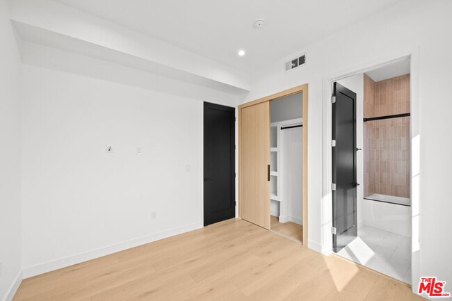 Building Photo - 2326 S Dunsmuir Ave