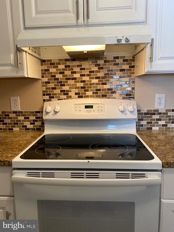 Building Photo - 5833 Orchard Hill Ct