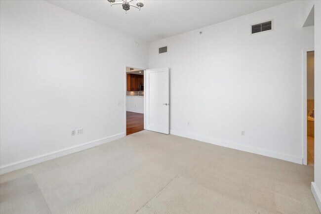 Building Photo - 8100 River Rd