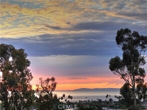 Building Photo - 104 Avenida Caballeros