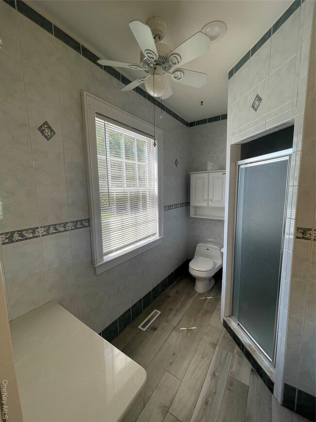 Building Photo - 496 N Country Rd