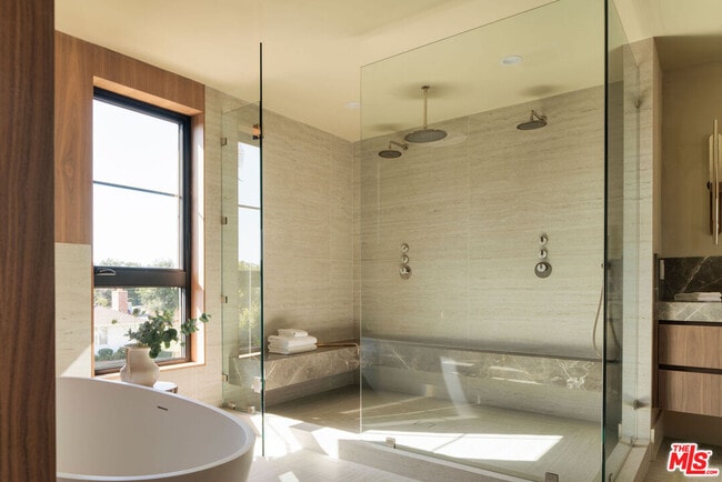 Building Photo - 500 Ocampo Dr