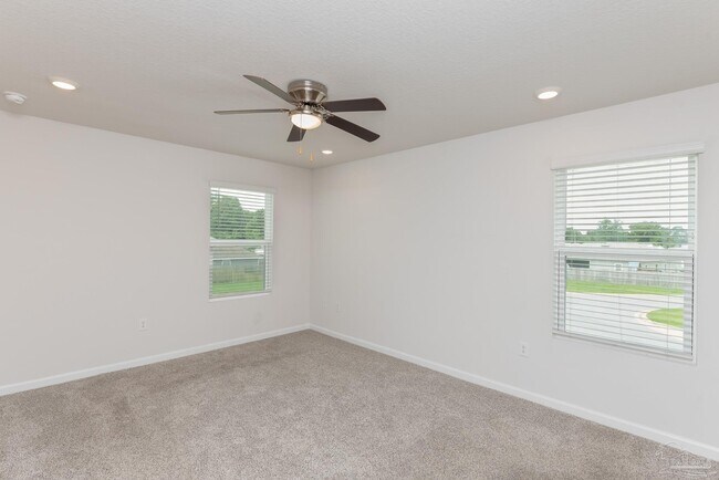 Building Photo - 5720 Blackhorse Cir