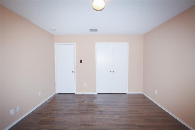 Building Photo - 1200 Willow Tree Dr