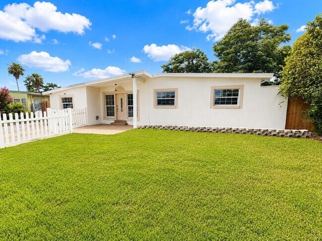 Building Photo - 468 Clemson Dr