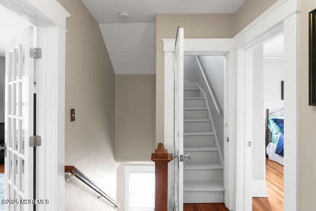 Building Photo - 137 E Bergen Pl