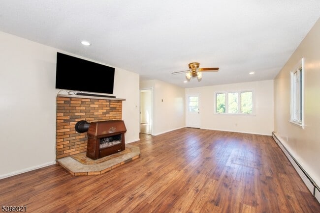 Building Photo - 11 Roehrs Dr