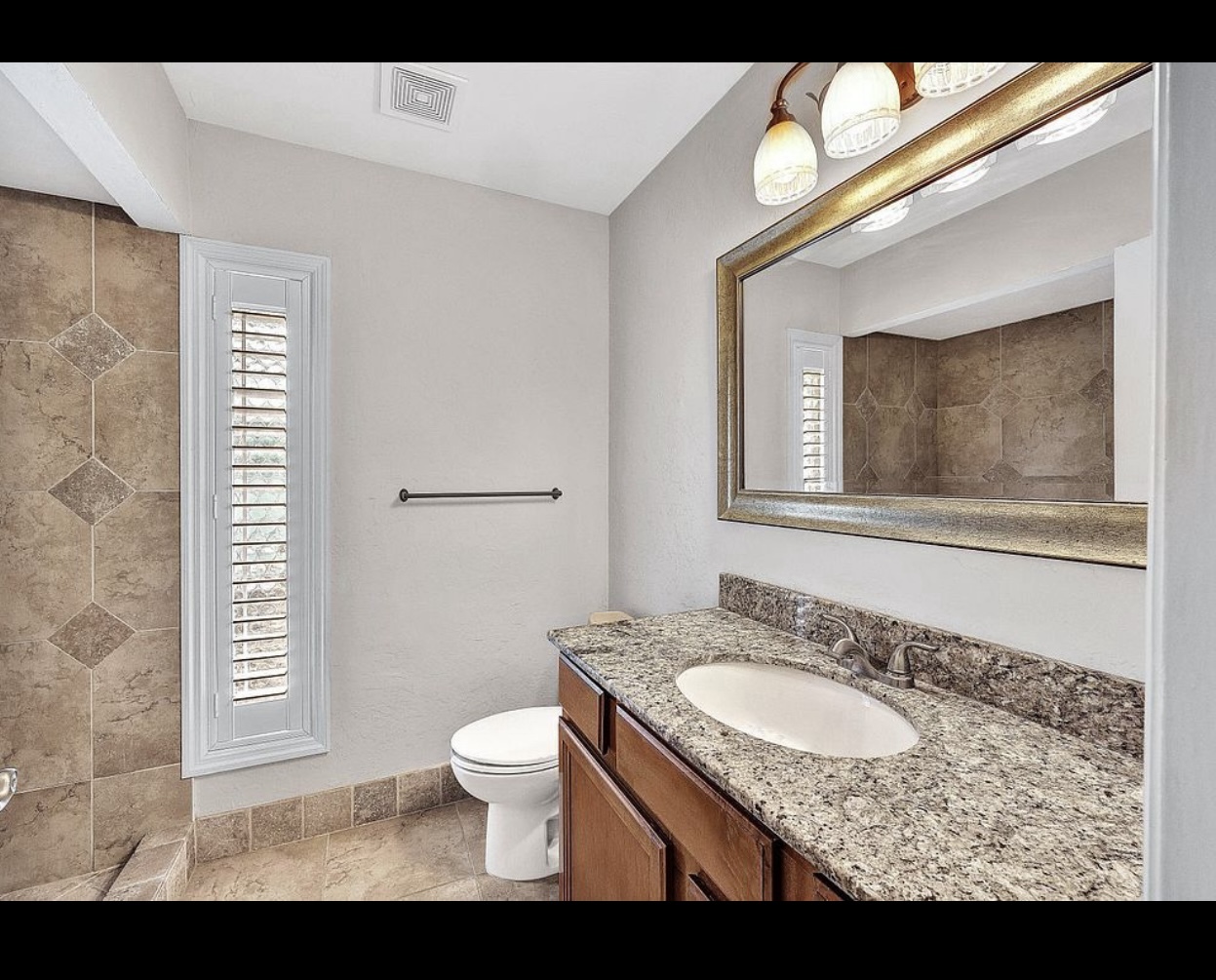 Building Photo - 4280 Island Cir