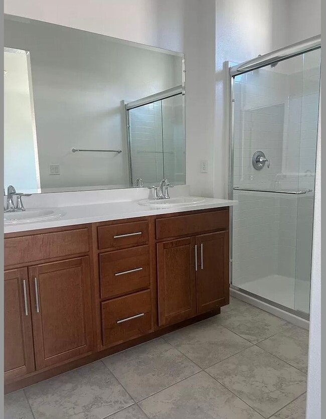 Building Photo - 5301 E Commerce Way