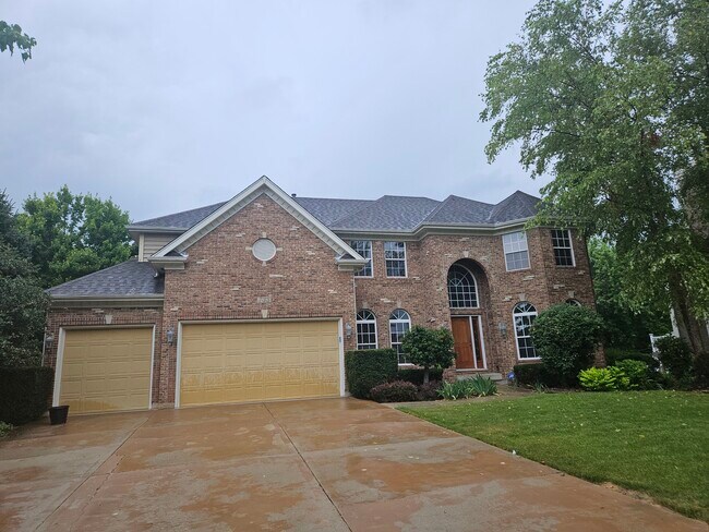 Building Photo - 733 Woodbury Ct