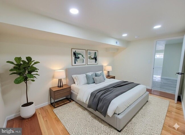 Building Photo - 5502 Master St